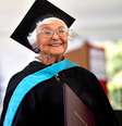 Virginia "Ginger" Hislop conclui mestrado pela Universidade de Stanford aos 105 anos  Foto: Charles Russo/Universidade de Stanford