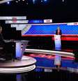 Os mediadores Dana Bash e Jake Tapper diante de Trump e Biden no estúdio da CNN em Atlanta, na Geórgia  Foto: Reprodução/CNN