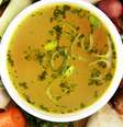 Um caldo feito com uma variedade de vegetais frescos é rico em vitaminas, minerais e antioxidantes  Foto: iStock / Jairo Bouer