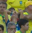 Senador Efraim Filho (União Brasil-PB), com a mão na cabeça, durante jogo da seleção nos EUA  Foto: Reprodução/TV Globo