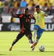Brasil em ação contra a Colômbia  Foto: Ezra Shaw/Getty Images