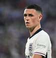 Phil Foden em ação com a camisa da Inglaterra na Eurocopa 2024 –  Foto: Adrian Dennis/AFP via Getty Images / Jogada10