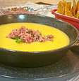 SOPA DE MANDIOQUINHA COM GENGIBRE E COSTELINHA DEFUMADA  Foto: Bake and Cake Gourmet