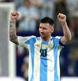 Messi comemorando a vitória.   Foto: JUAN MABROMATA/AFP via Getty Images / Esporte News Mundo