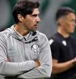 Após fala preconceituosa, o técnico Abel Ferreira pede desculpas aos indígenas  Foto:  Cesar Greco/SEP
