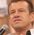 Capitão do tetra do Brasil na Copa 94, Dunga sofre acidente de carro com a mulher. Saiba estado de saúde do ex-jogador  Foto: Purepeople