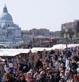 Veneza, uma das cidades mais visitadas do mundo, sofre há anos com o turismo de massa  Foto: DW / Deutsche Welle