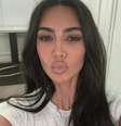 Segredo de beleza foi revelado pela socialite no episódio do reality show 'The Kardashians'  Foto: Reprodução/Instagram/@kimkardashian