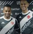 Alex Teixeira (esq.) e Souza apresentados no retorno ao Vasco –  Foto: Reprodução Youtube canal Vasco TV / Jogada10