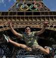 Arhtur Nori foi visitar a Torre Eiffel nesta sexta-feira  Foto: Divulgação/Instagram @timebrasil