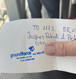 Passageiros mostram cartões de embarque escritos à mão em aeroportos  Foto: Reprodução/Redes Sociais