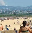 Explosões fazem parte do som do verão na cidade libanesa de Tiro  Foto: BBC / Goktay Koraltan / BBC News Brasil