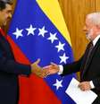 O presidente Luiz Inácio Lula da Silva (dir.) recebe o presidente da Venezuela, Nicolás Maduro, no Palácio do Planalto  Foto: Marcelo Camargo/Agência Brasil / Perfil Brasil