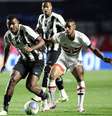 São Paulo e Botafogo protagonizaram um duelo agitado no MorumBIS –  Foto: Vitor Silva/Botafogo. / Jogada10