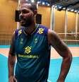 Leal pode ser desfalque brasileiro diante da Itália   Foto: Divulgação/CBV / Esporte News Mundo