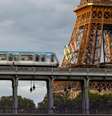 Trens são vandalizados e incendiados a poucas horas da cerimônia de abertura de Paris  Foto: Gonzalo Fuentes / Reuters
