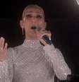 Céline Dion brilhou, literalmente, no grande encerramento da aberta dos Jogos de Paris  Foto: Reprodução