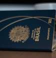 No Índice de Passaportes da Henley & Partners, que mede o 'poder' dos passaportes, o Brasil aparece entre os 20 primeiros colocados, na 17ª posição.  Foto: Polícia Federal/Divulgação / Estadão