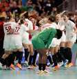 Mariane Fernandes em quadra, em derrota do Brasil para a Hungria por 25 a 24  Foto: Eloisa Lopez / Reuters
