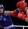 Bia Ferreira vence por decisão unânime e avança às quartas no boxe, entre 60kg, pelos Jogos de Paris  Foto: REUTERS/Peter Cziborra