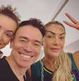 DJ Stari publicou foto ao lado de atletas brasileiras: "Craques!", escreveu  Foto: Reprodução/Instagram/@_djstari_