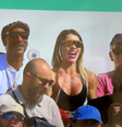 Leticia Bufoni ao lado de Snoop Dogg durante a final do skate street masculino nos Jogos Olímpicos de Paris  Foto: Reprodução/X/@leticiabufoni
