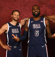 Atletas recriam foto icônica do Dream Team norte-americano  Foto: Reprodução/usabasketball/X