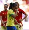 Marta é expulsa em lance perigoso e deixa campo chorando nos Jogos de Paris  Foto: REUTERS/Susana Vera