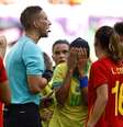 Marta é expulsa em lance perigoso e deixa campo chorando nos Jogos de Paris  Foto: REUTERS/Susana Vera