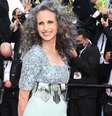 "Como mudamos a sociedade para ver as mulheres tão poderosas quanto os homens à medida que envelhecem?", disse Andie MacDowell  Foto: Reprodução: Facebook/Andie MacDowell