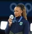 Rebeca Andrade se torna brasileira com mais medalhas em Jogos Olímpicos   Foto: Ricardo Bufolin/CBG