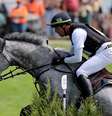Marcio Carvalho Jorge com o cavalo Castle Howard Casanova  Foto: Zohra Bensemra / Reuters