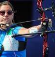 A brasileira Ana Luiza Caetano foi eliminada pela francesa Lisa Barbelin no tiro com arco  Foto: Gaspar Nóbrega/COB