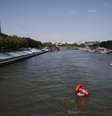 Visão do Rio Sena, em Paris, durante polêmica sobre a qualidade da água nos Jogos Olímpicos  Foto: REUTERS/Benoit Tessier