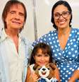 Laura, a Lala, entre Roberto Carlos e Valeska: a caçula era inseparável de Dudu Braga  Foto: Reprodução