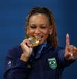 Rebeca Andrade conquista o ouro na final do solo  Foto: Hannah Mckay / Reuters