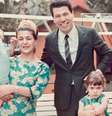 Silvio Santos com Maria Aparecida e as filhas Silvia e Cíntia: uma bela família escondida da mídia por muitos anos  Foto: Reprodução