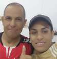 Imane Khelif ao lado de seu tio Rachid Jabeur, que ajudou a criá-la  Foto: Jabeur Rachid / BBC News Brasil
