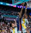 Brasil enfrenta 'Dream Team' dos EUA por vaga na semi do basquete olímpico.  Foto: Wander Roberto/COB