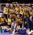 Jogadoras de vôlei do Brasil comemoram classificação às semis dos Jogos de Paris   Foto: Luiza Moraes/COB