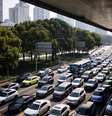 Tráfego de carros em Xangai, na China
10/03/2021 REUTERS/Aly Song  Foto: Reuters