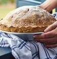 A icônica torta de maçã do Ráscal é uma das receitas publicadas no livro em comemoração ao aniversário de 30 anos do restaurante  Foto: Roberto Seba
