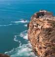 Forte de São Miguel Arcanjo é ponto privilegiado para observar os surfistas de ondas gigantes  Foto: Andrey Masiero/ / Viagem e Turismo