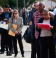 Fila para feira de empregos em  Uniondale, Nova York
07/10/2014.   REUTERS/Shannon Stapleton/File Photo  Foto: Reuters