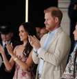 O príncipe Harry do Reino Unido e sua esposa Meghan, duquesa de Sussex, aplaudem ao se encontrarem com a vice-presidente da Colômbia, France Marquez, em Bogotá, Colômbia
15/08/2024
REUTERS/Nathalia Angarita  Foto: Reuters