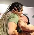 Gabi Garcia é beijada à força em encarada  Foto: Reprodução/Instagram/Craig Jones Invitational