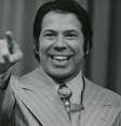 Silvio Santos no início da carreira televisiva. Ele era funcionário da Globo, que não conseguiu mantê-lo  Foto: Divulgação SBT