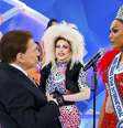 Silvio Santos com a drag queen Penelopy Jean e a modelo trans Ava Simões  Foto: Divulgação