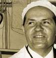 Vladimir Demikhov queria demonstrar as possibilidades de um novo campo da medicina da sua época: a transplantologia  Foto: BBC News Brasil
