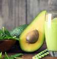 Vitamina de abacate e espinafre  Foto: Lecic | Shutterstock / Portal EdiCase